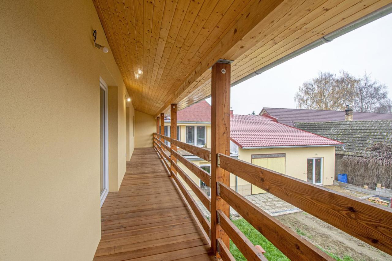 Kroměříž Velky Apartman Zlamanka מראה חיצוני תמונה