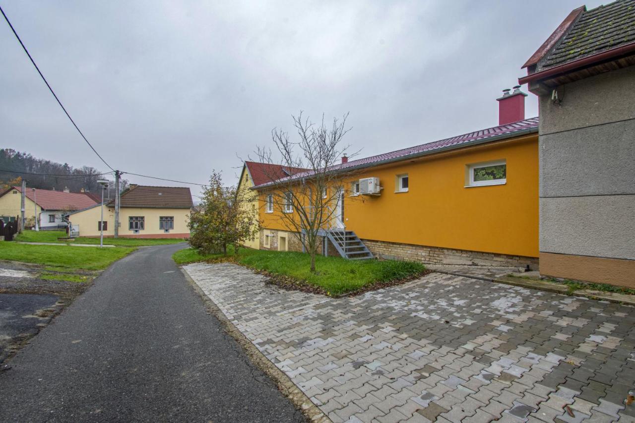 Kroměříž Velky Apartman Zlamanka מראה חיצוני תמונה