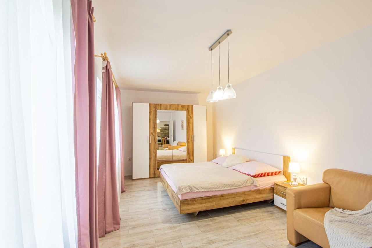 Kroměříž Velky Apartman Zlamanka מראה חיצוני תמונה